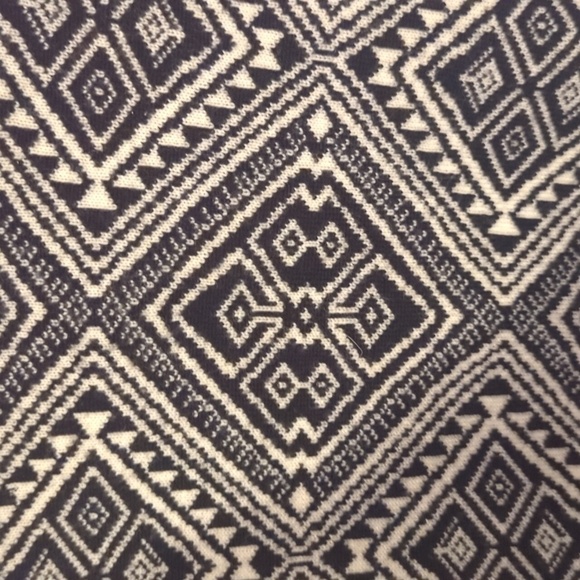 Max Mara Weekend Merino Wool High Quality Thick Black & White Sweater Size Med - Picture 12 of 12